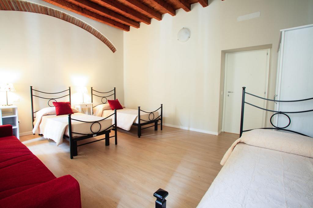 Bed and breakfast Le Due Corti Milano Chambre photo