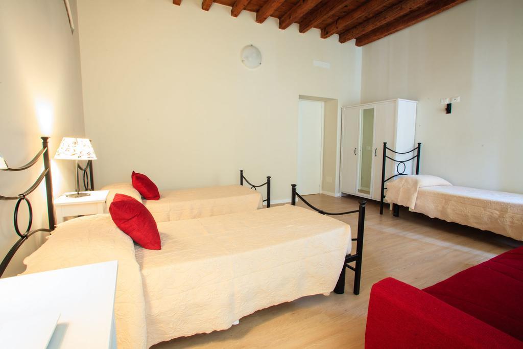 Bed and breakfast Le Due Corti Milano Chambre photo